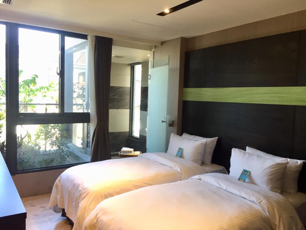 Fengjia Hotel Bell Taichung Bagian luar foto