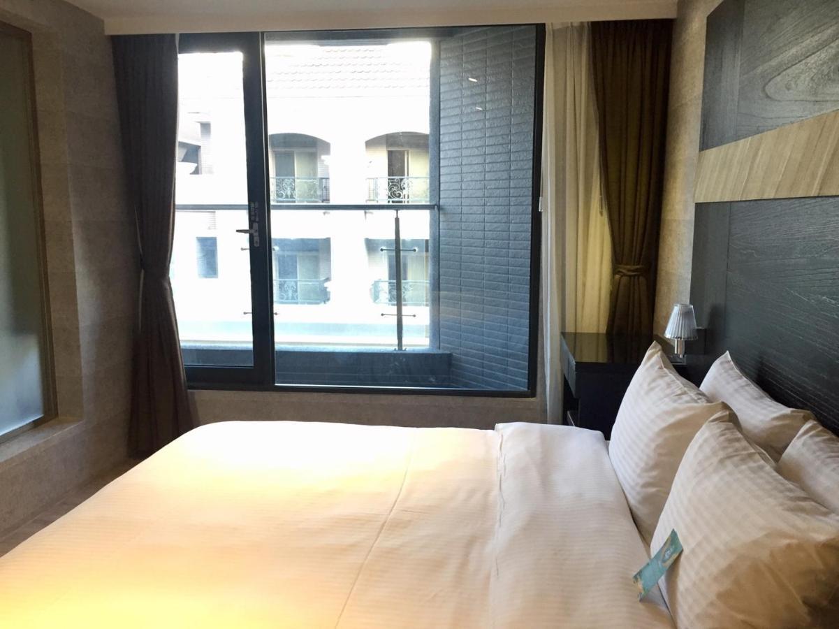 Fengjia Hotel Bell Taichung Bagian luar foto