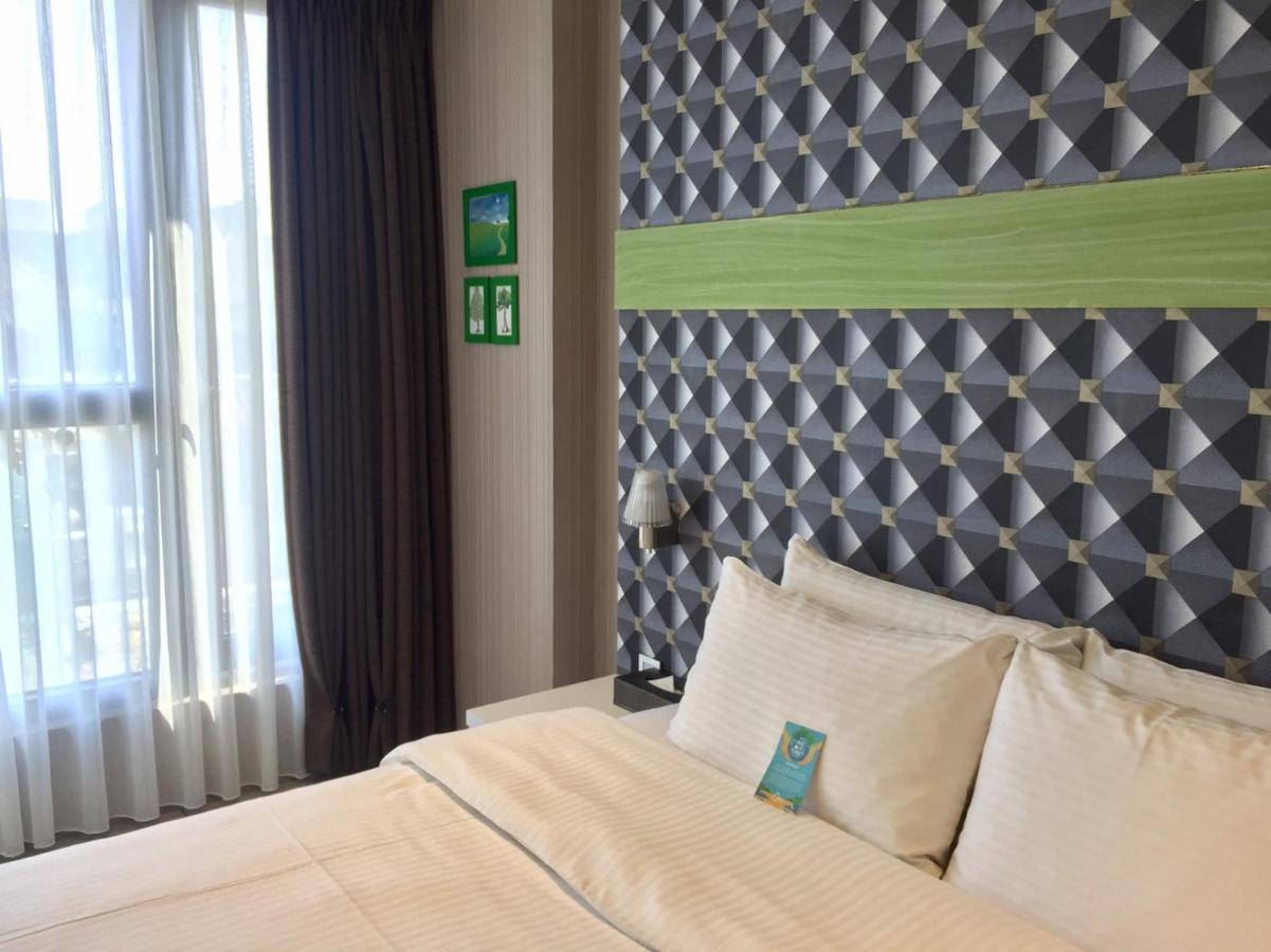 Fengjia Hotel Bell Taichung Bagian luar foto