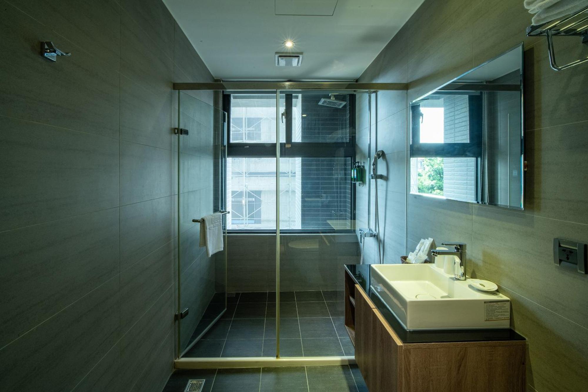 Fengjia Hotel Bell Taichung Bagian luar foto
