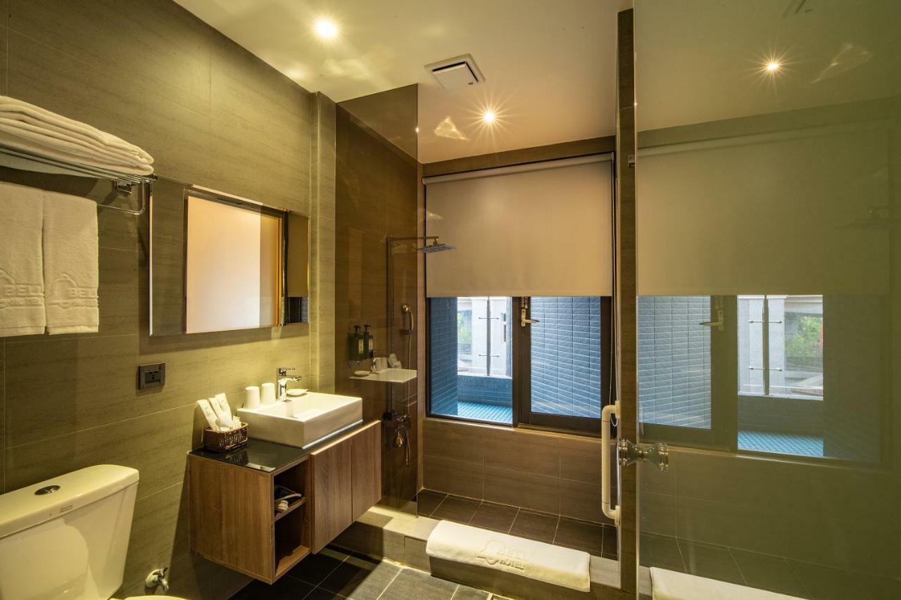 Fengjia Hotel Bell Taichung Bagian luar foto