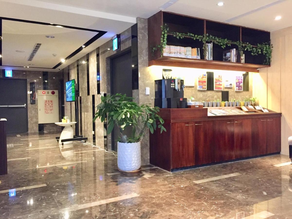 Fengjia Hotel Bell Taichung Bagian luar foto